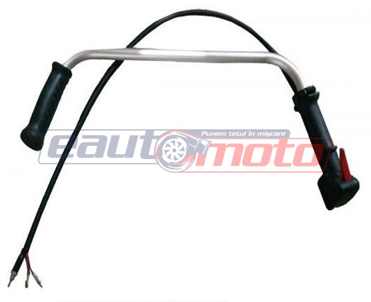 Accesoriu de accelerare pentru motocoasă construit dintr-o singură piesă