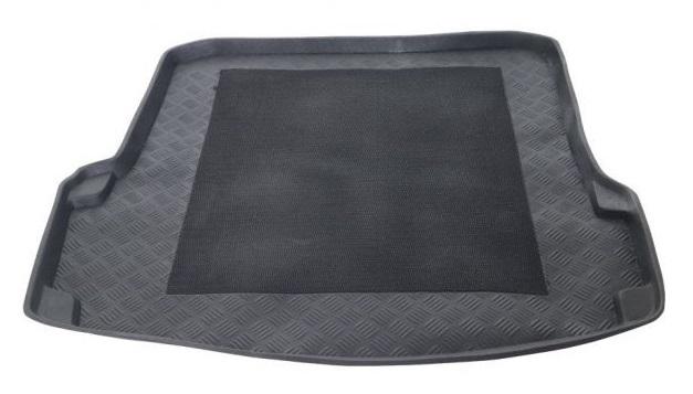 Protecție portbagaj auto POLCAR 6922WB-3, din polietilenă, neagră, cu margine înălțată, compatibilă cu Skoda Octavia II Liftback, inclusiv material antiderapant