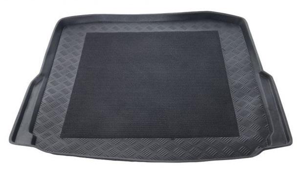 Protecție portbagaj auto POLCAR 69C1WB-3, polietilenă, neagră, margini ridicate, compatibilă cu Skoda Octavia III Sedan, dotată cu material antiderapant