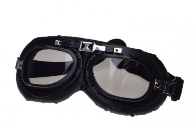 Scuter cu ochelari (stil retro)