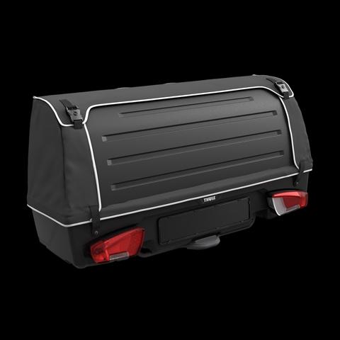 Cutie portbagaj auto THULE Onto 905900, montare pe cârligul de remorcare, capacitate 300 litri, culoare neagră, dimensiuni 139 x 68 x 73 cm
