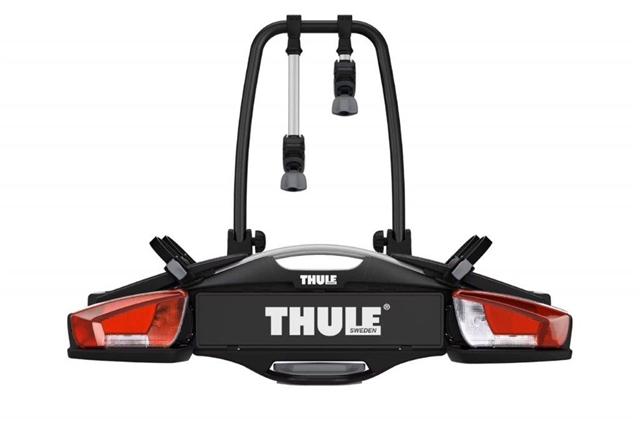Suport auto pentru biciclete Thule VeloCompact 924001, compatibil cu 2 biciclete, conexiune 13 pin, montare pe cârligul de remorcare, capacitate maximă de încărcare 46 kg.