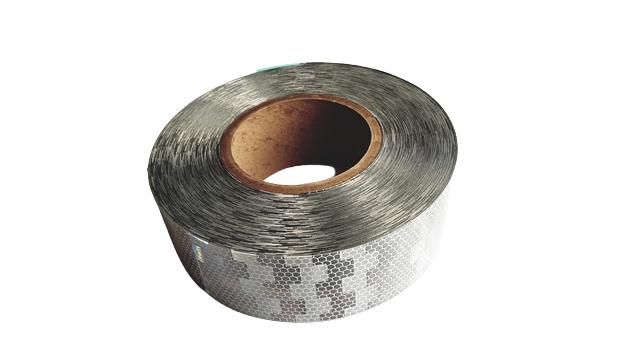 Bandă reflectorizantă albă AVERY DENNISON CA6240001-ROLA, 50 m x 50 mm, pentru suprafețe rigide