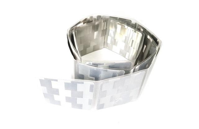 Bandă reflectorizantă albă AVERY DENNISON CB0180001, 50 m x 50 mm, segmentată, pentru suprafețe flexibile