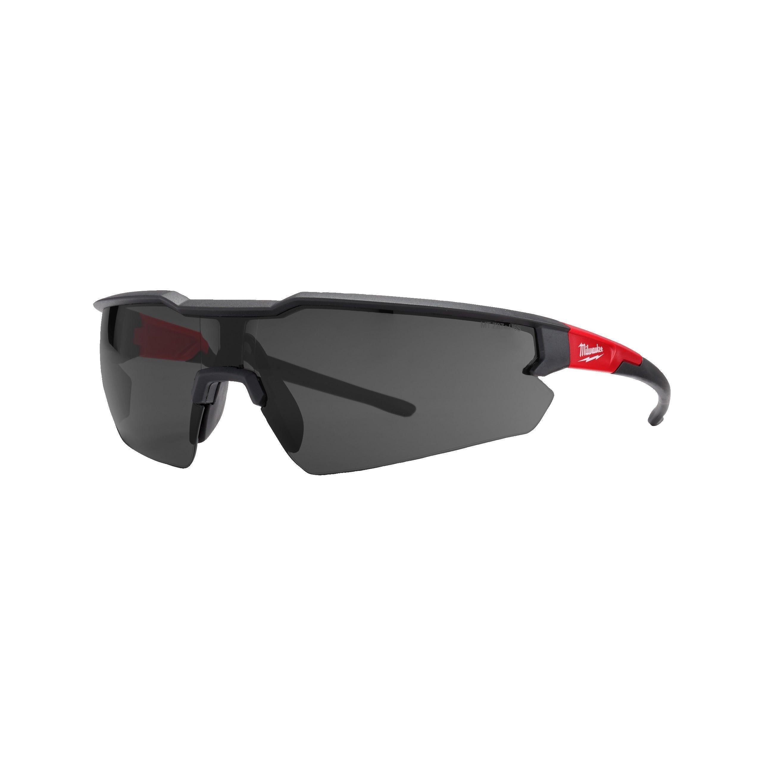 Ochelari de protecție Milwaukee cu lentile fumurii, model 4932471882