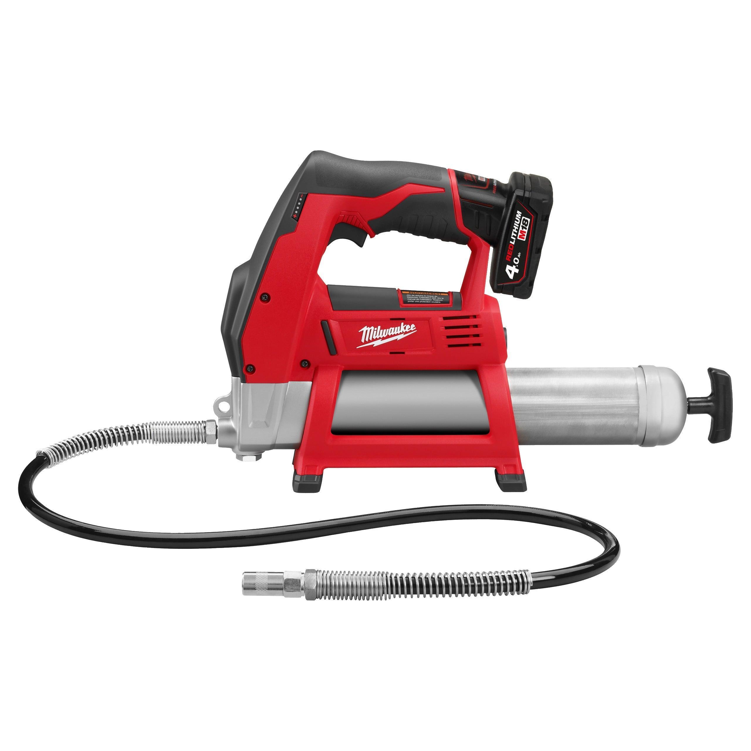 Pistol de gresare subcompact Milwaukee M12™ cu acumulator și geantă, model M12GG-401B, cod 4933441675, include 1 acumulator M12 B4 și încărcător C12 C