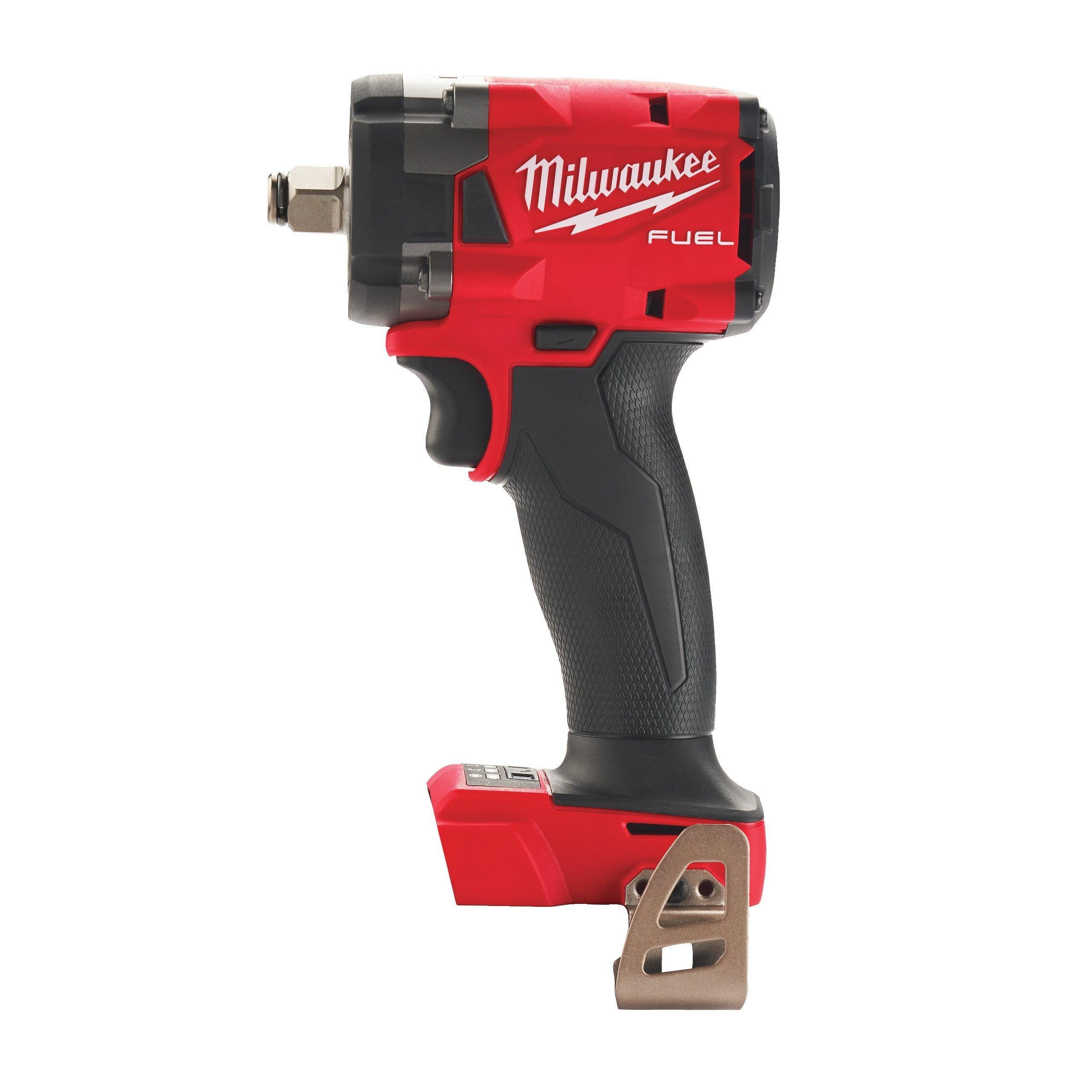 Cheie de impact Milwaukee 3/8″, 339 Nm, 18V, model M18FIW2F38-0X, M18 FUEL™, compactă cu inel de fixare, cod 4933478650, fără acumulator și încărcător, include cutie HD